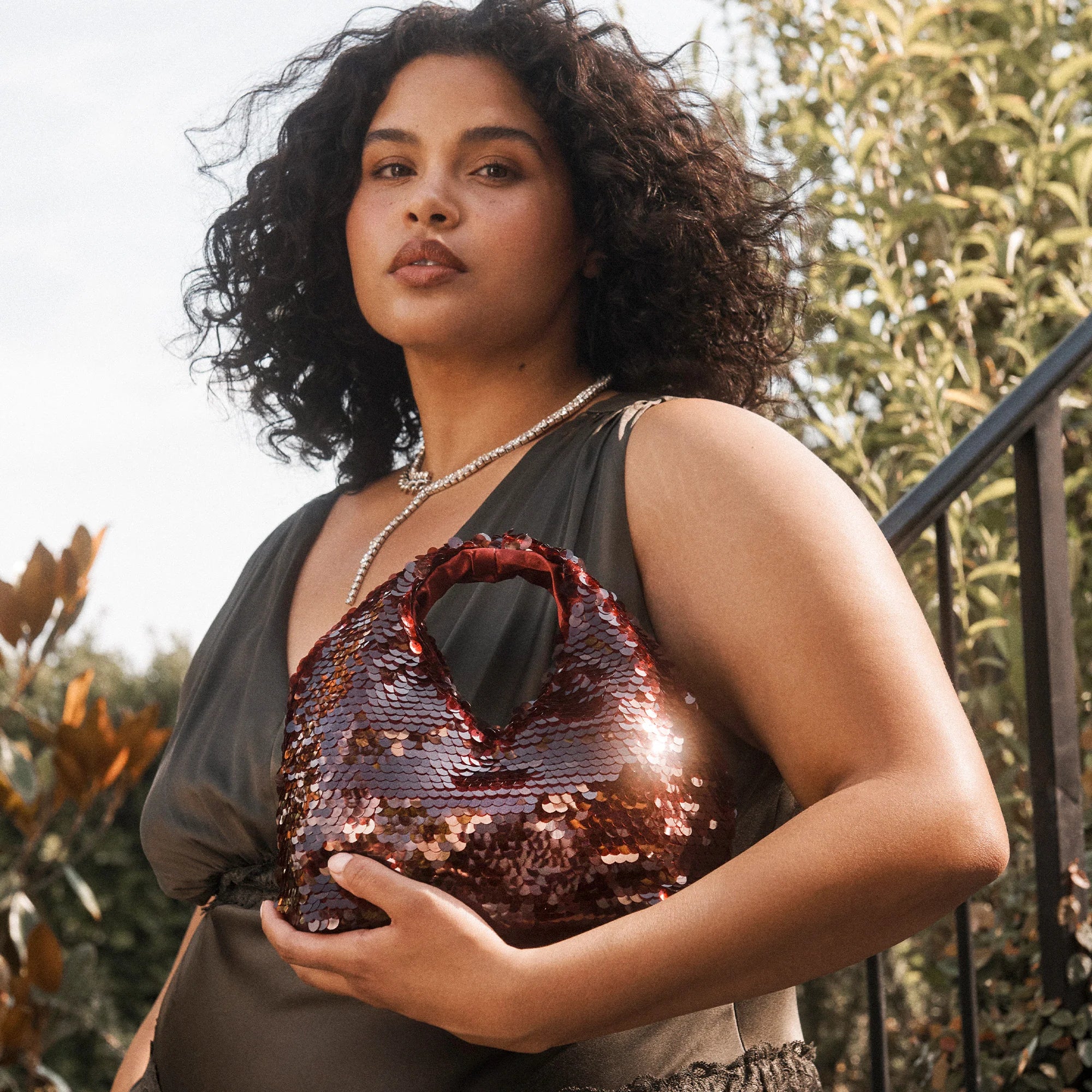 DAHLIA SEQUIN BURGUNDY - Image 4