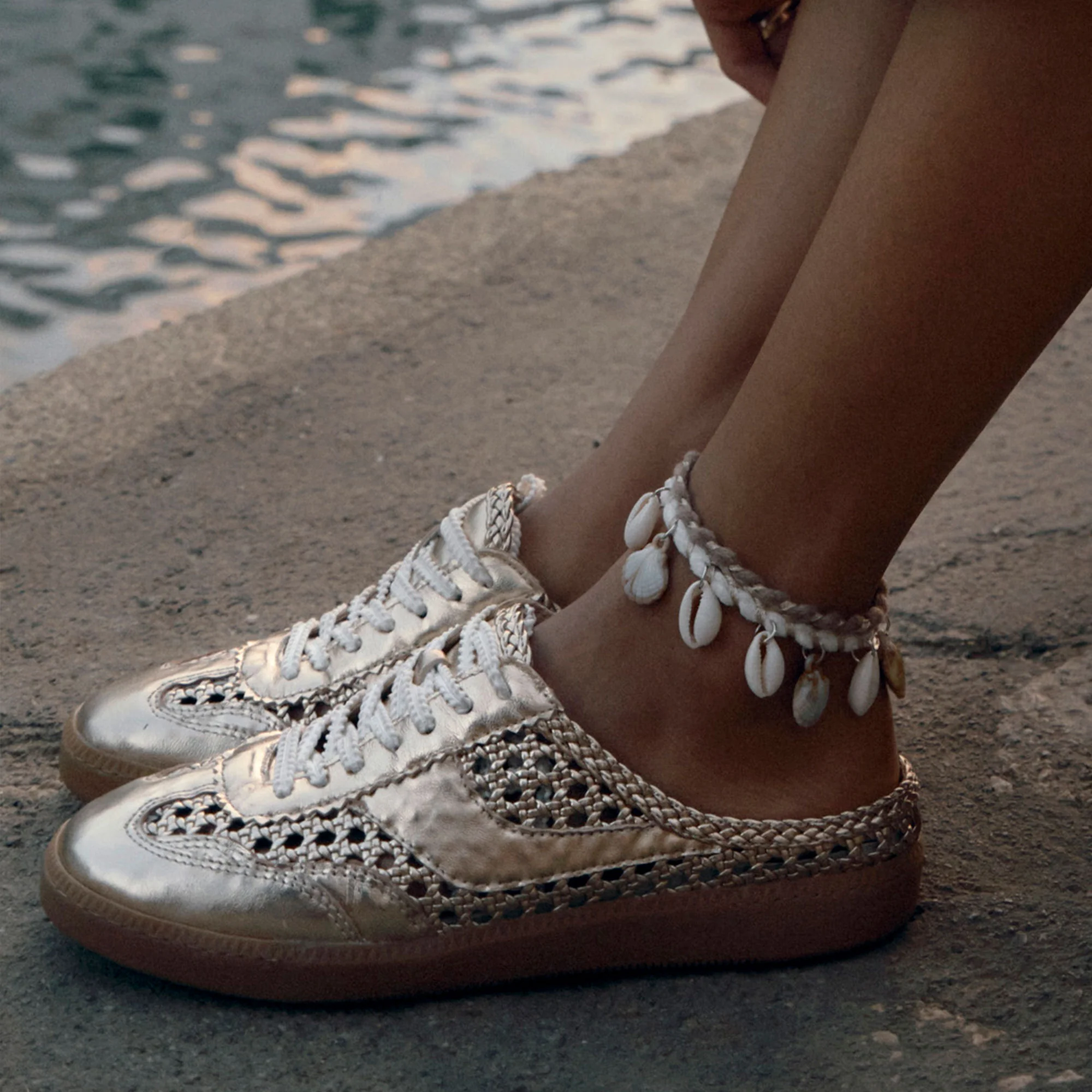 NOTICE SLIDE WOVEN GOLD WOVEN - Image 2