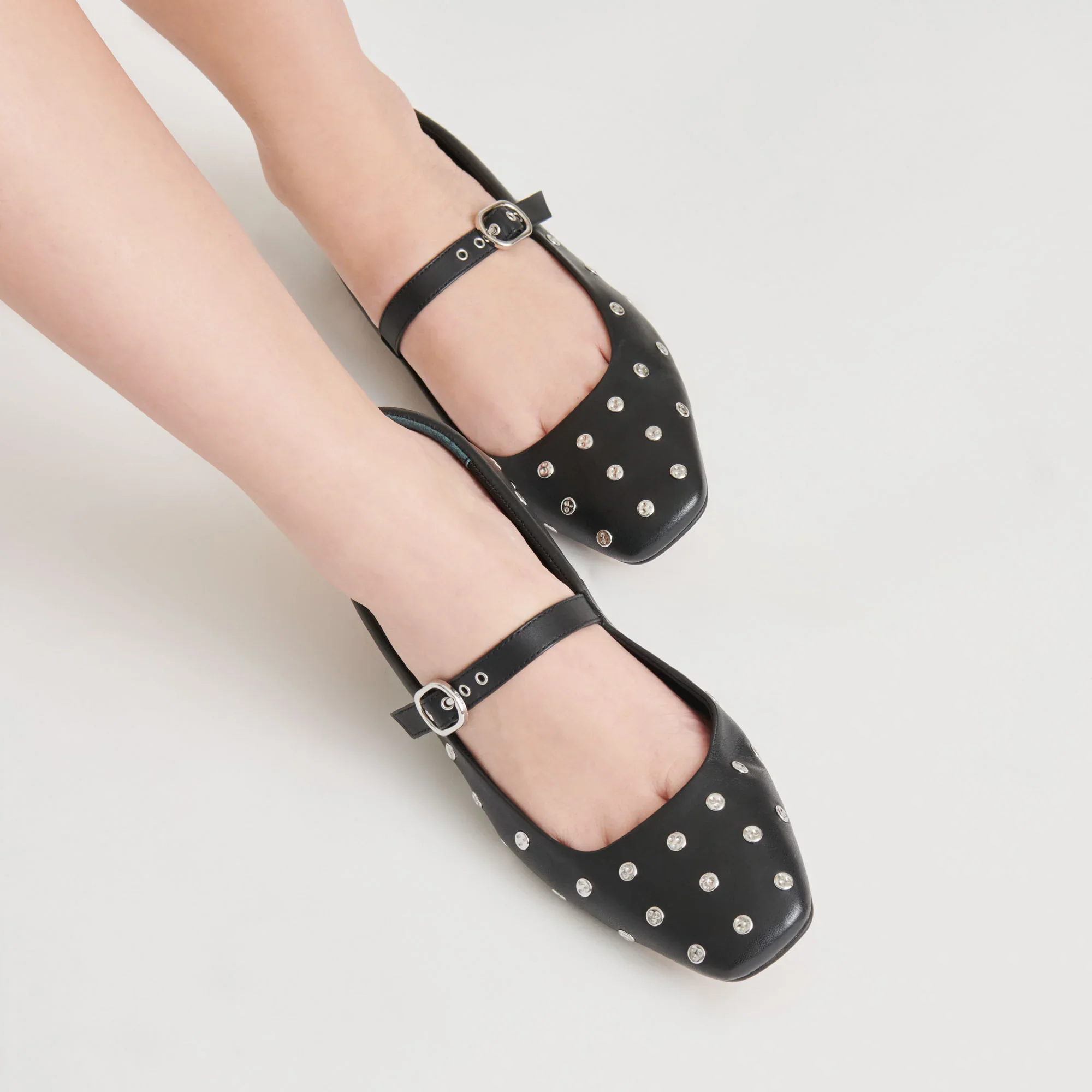 REYES STUD BLACK LEATHER - Image 4